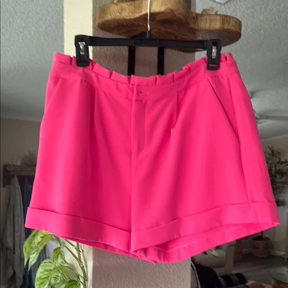 Pink short set. - Picture 1 of 7